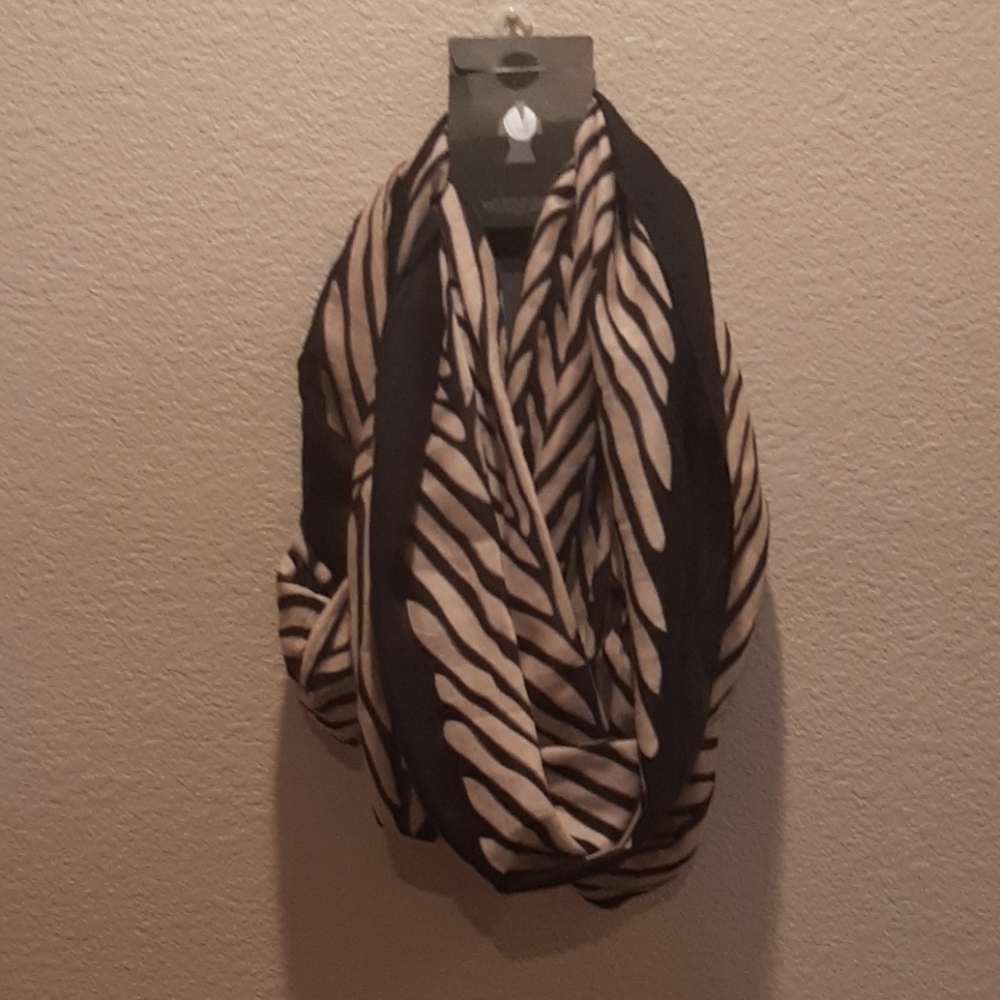 Scarf - Picture 2 of 4
